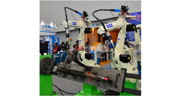日本機器人企業3月齊聚天津 松下、發那科、川崎、OTC重裝亮相